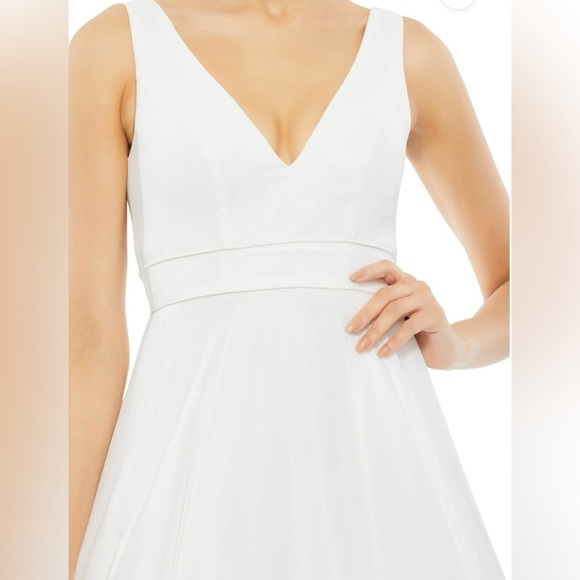 leena For Mac Duggal David’s Bridal White Tulle Chiffon V Neck Wedding Dress 12 - Picture 3 of 11